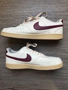 Nike Court Vision Low in Sail Dark Beetroot